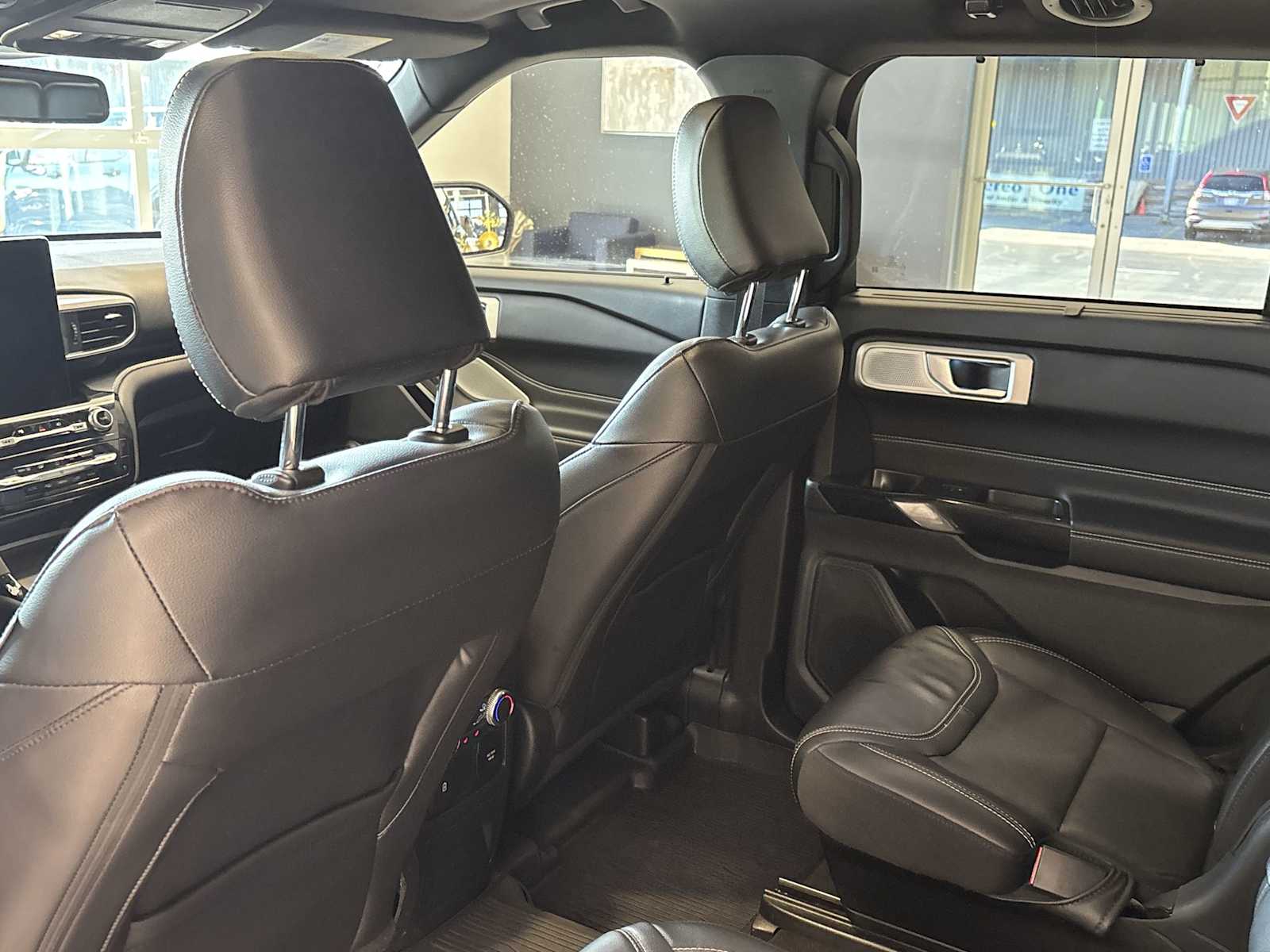 2022 Ford Explorer ST photo 21