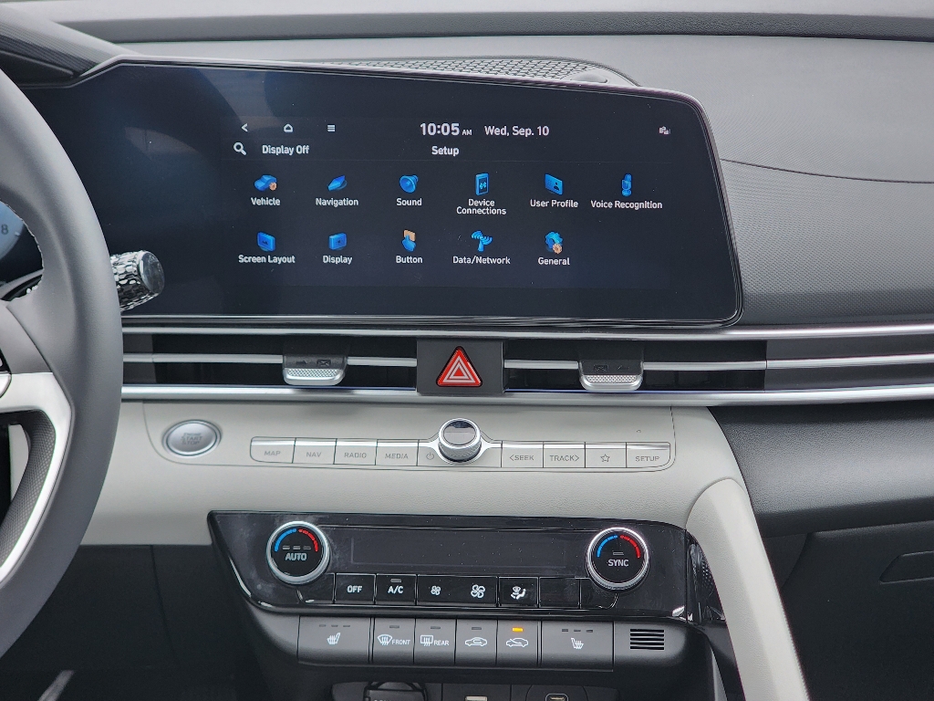 2024 Hyundai Elantra Limited photo 3