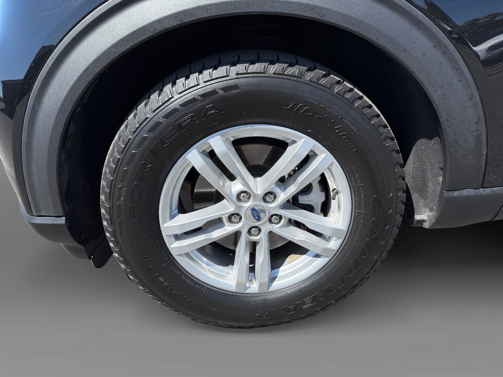 2023 Ford Explorer XLT photo 8