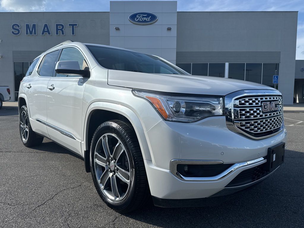 2018 GMC Acadia Denali's photo