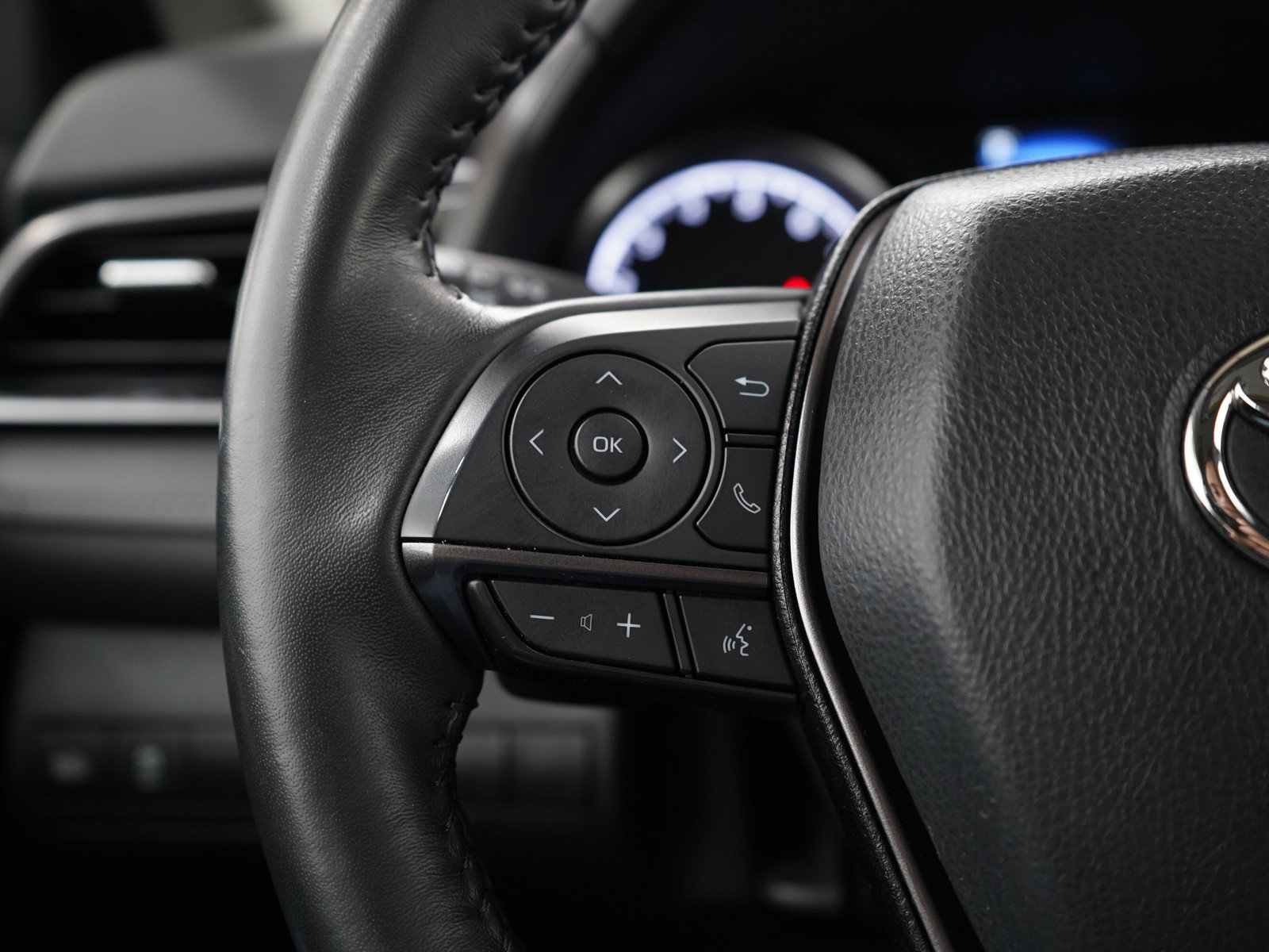 2024 Toyota Camry SE photo 21