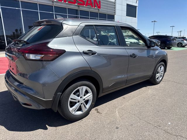 2024 Nissan Kicks S photo 7