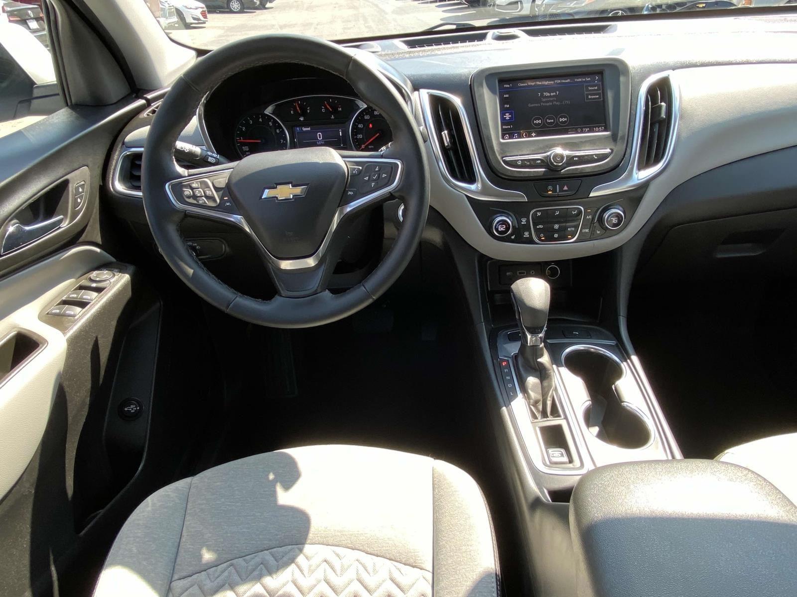 2023 Chevrolet Equinox LT photo 2