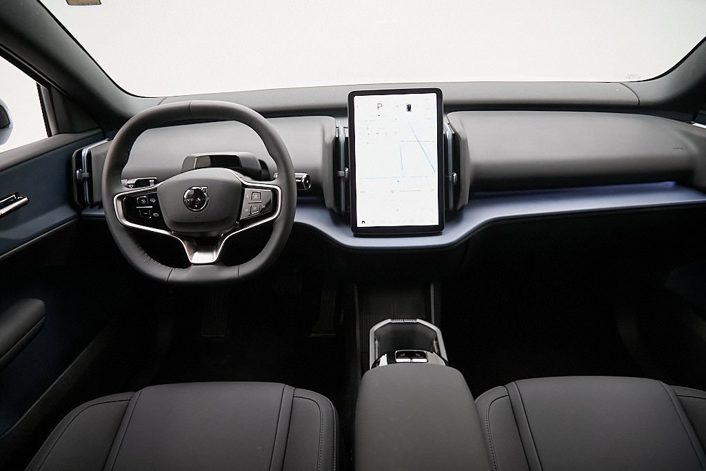 2025 VOLVO EX30 - Image 23