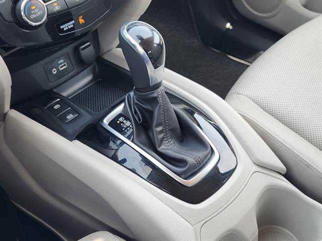 2022 Nissan Rogue Sport SL photo 14