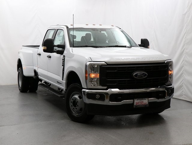 New 2025 Oxford White Ford F-350® XL image 1