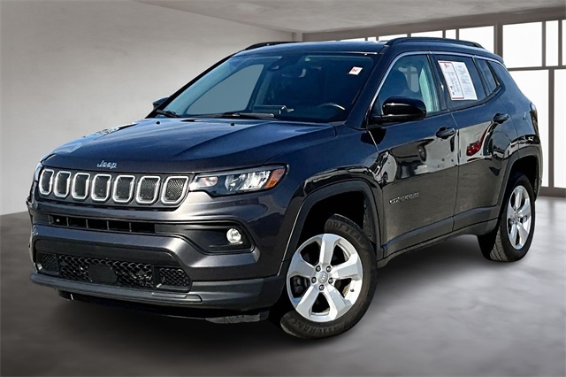 2022 Jeep Compass Latitude photo 2