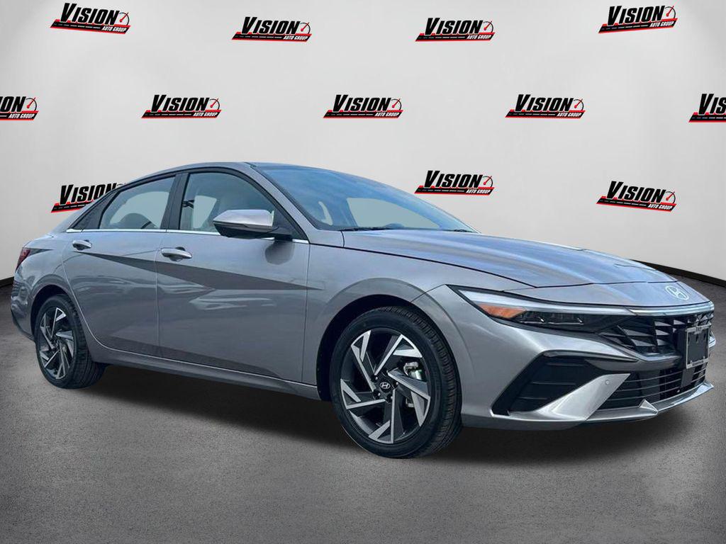2024 Hyundai Elantra Limited photo 3