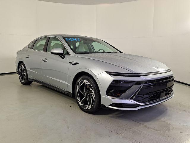 2026 Hyundai Sonata SEL's photo