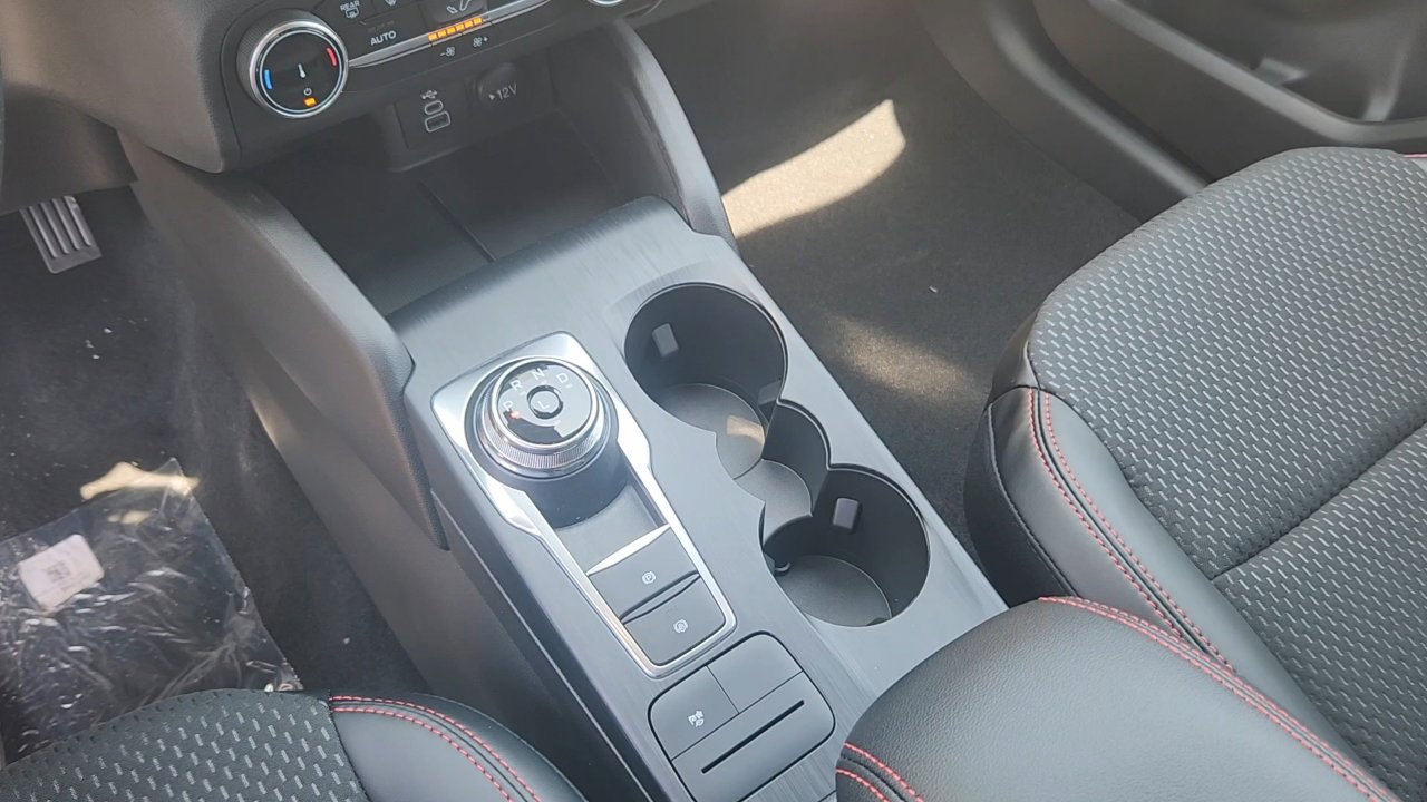 2025 Ford Escape ST-Line photo 17