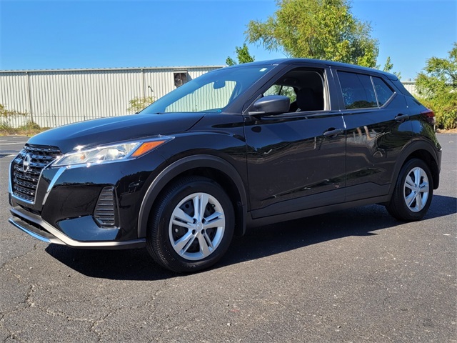 2024 Nissan Kicks S photo 7