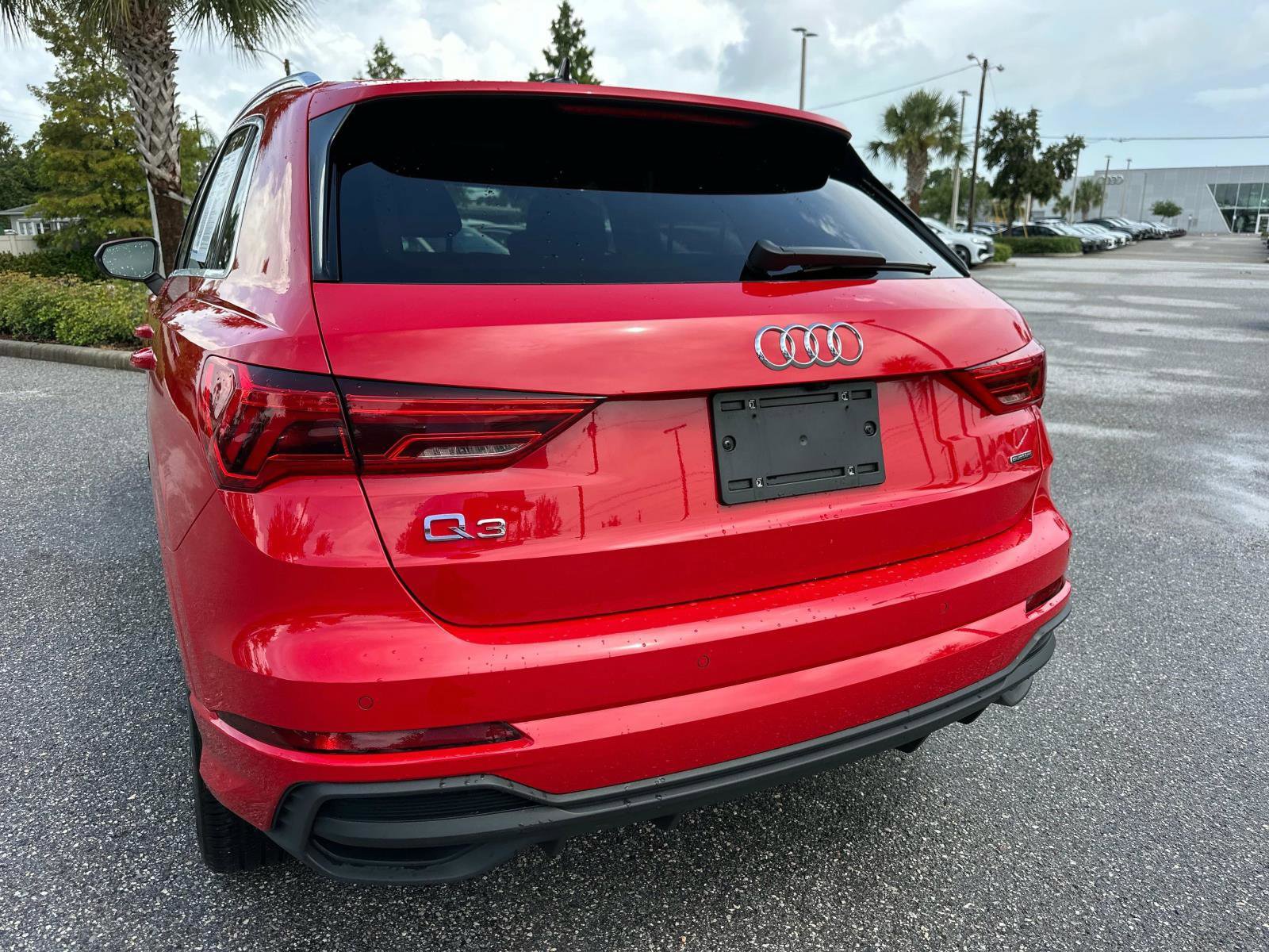 2024 Audi Q3 45 TFSI S line Premium photo 9