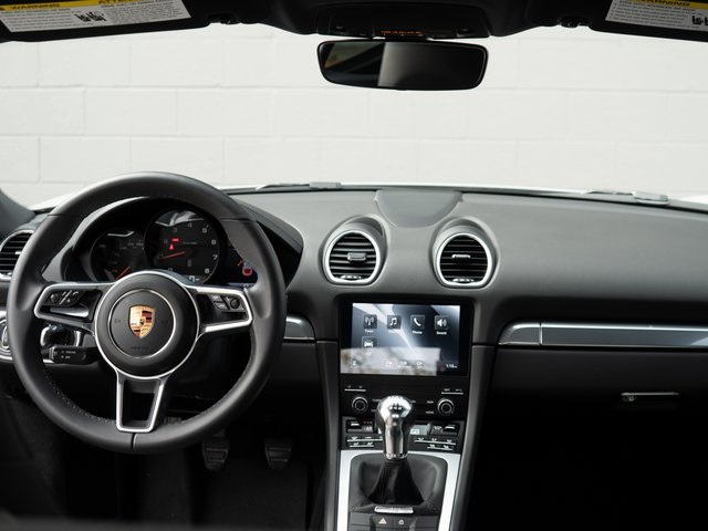 2024 Porsche Cayman Base photo 21