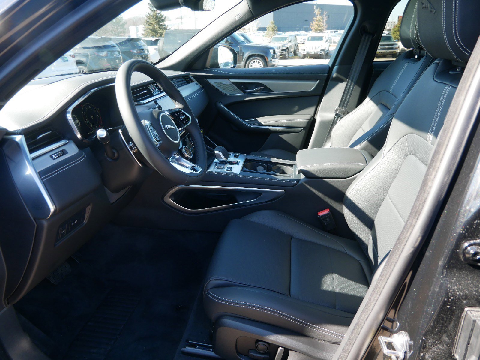 2026 Jaguar F-PACE P250 R-Dynamic S photo 2