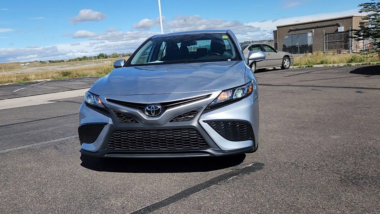 2024 Toyota Camry SE photo 4