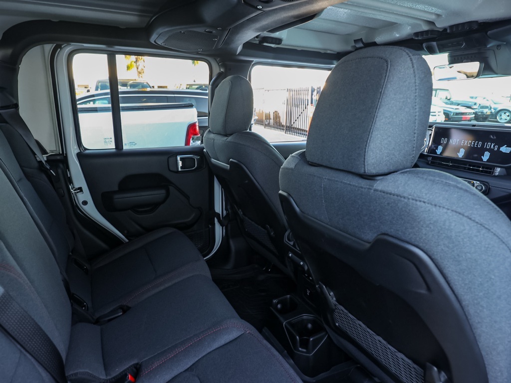 New 2026 Bright White Clear-Coat Exterior Paint Jeep Rubicon image 15