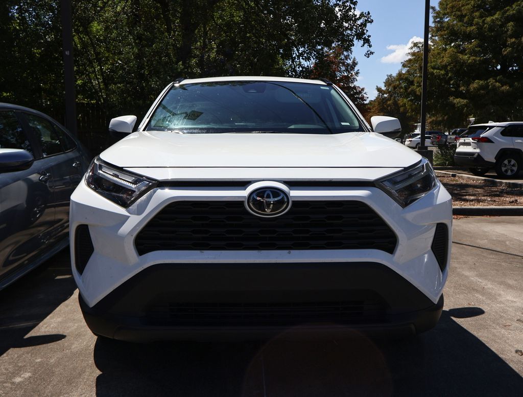 2024 Toyota RAV4 XLE photo 2