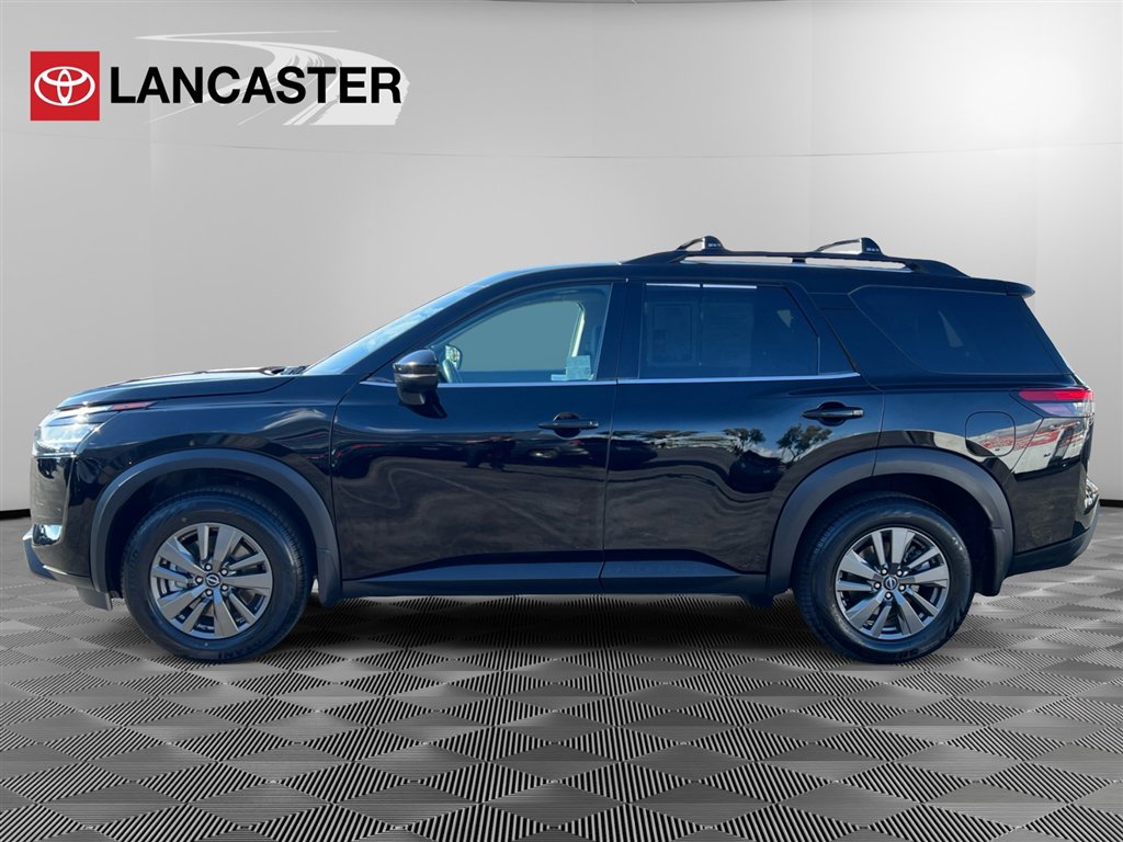2022 Nissan Pathfinder SV photo 4