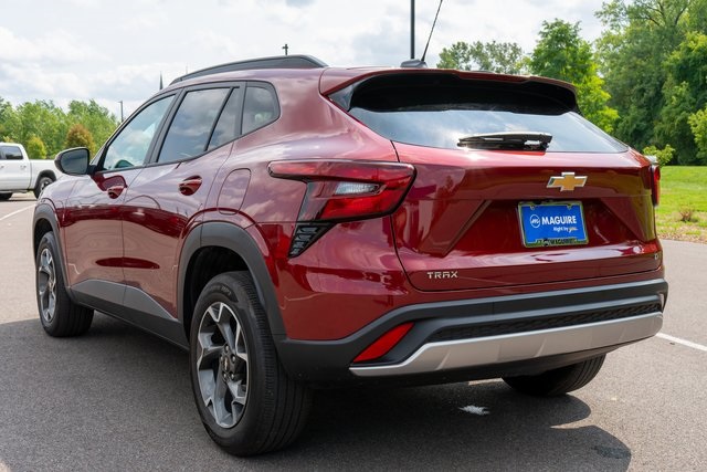 2024 Chevrolet Trax LT photo 7