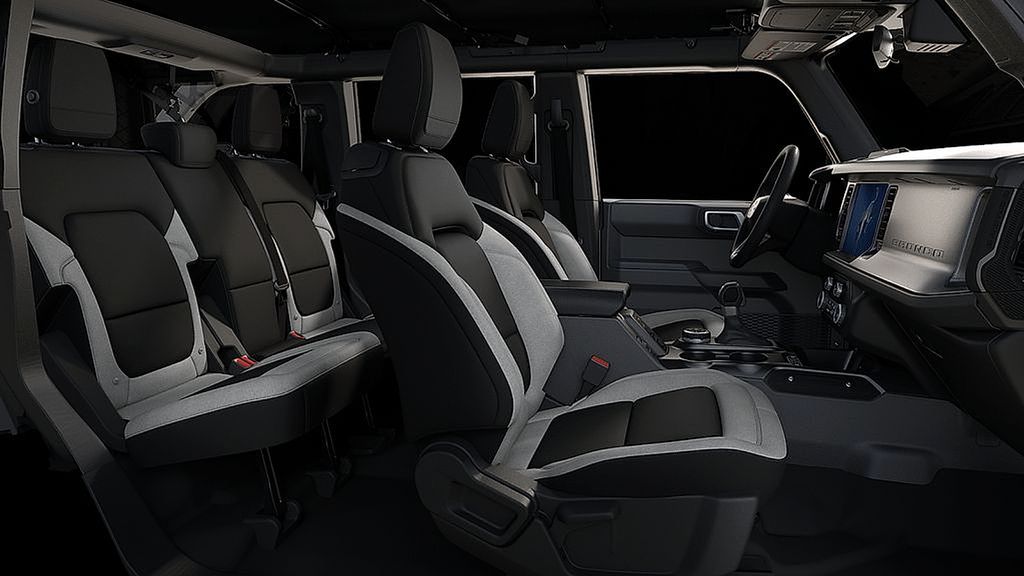 2025 Ford Bronco Base photo 6