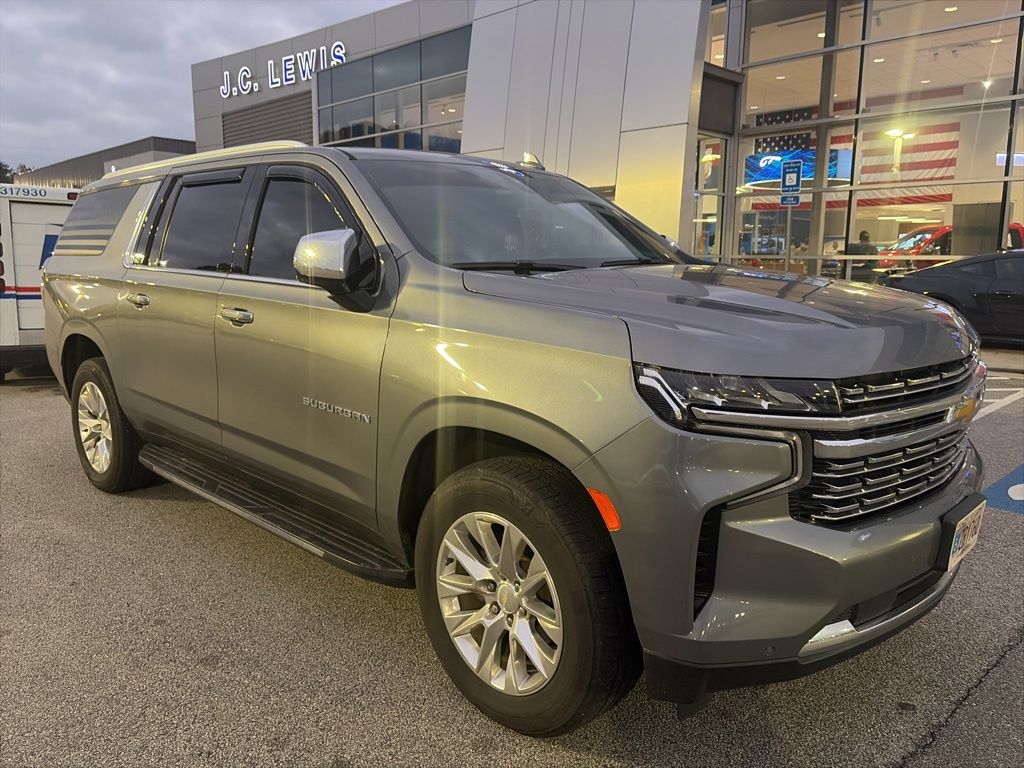 2021 Chevrolet Suburban Premier's photo