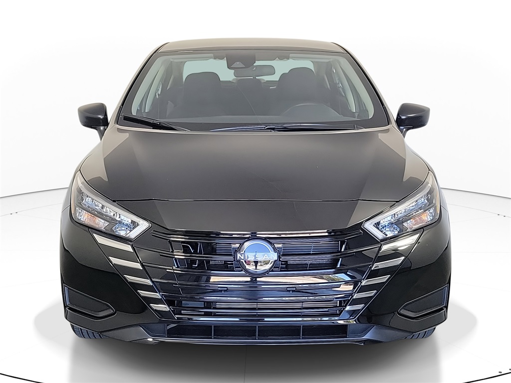 2025 Nissan Versa 1.6 S photo 2