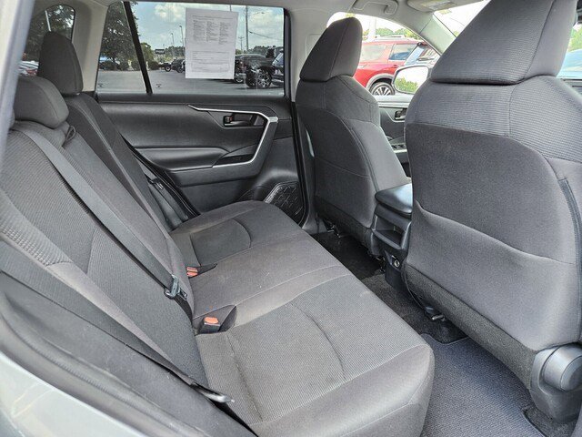 2019 Toyota RAV4 LE photo 19