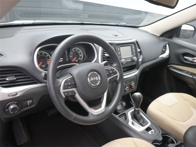 2015 Jeep Cherokee Sport photo 14