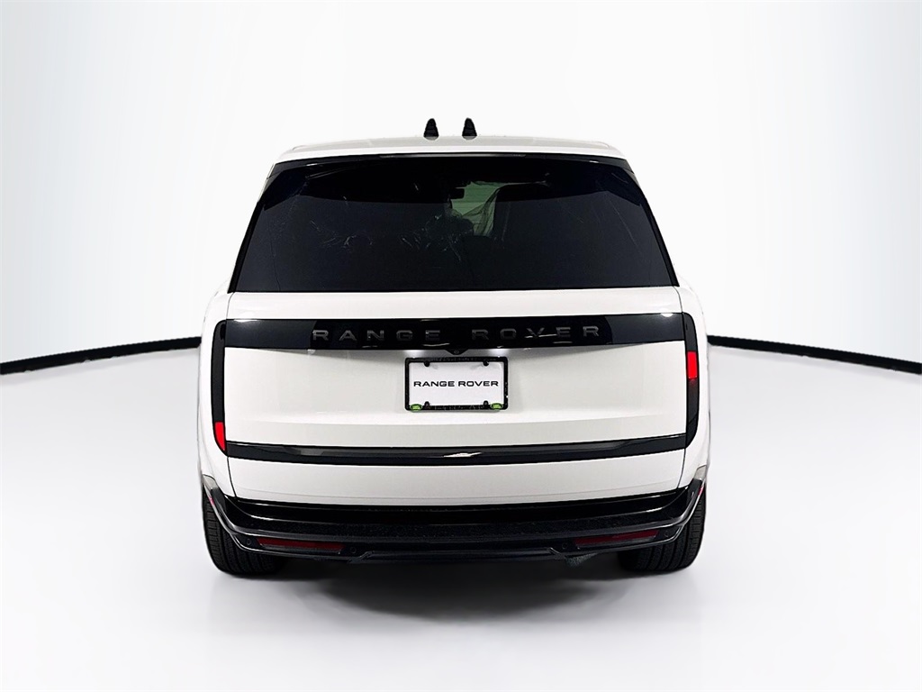 2025 Land Rover Range Rover SE photo 6