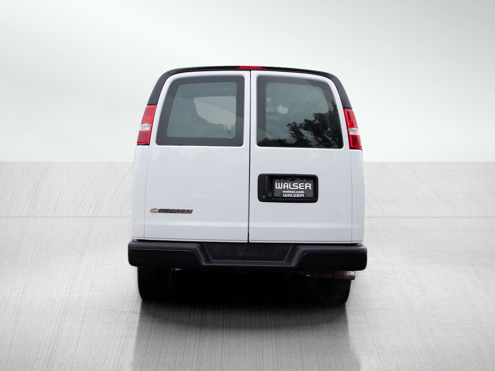 2022 Chevrolet Express 2500 photo 4