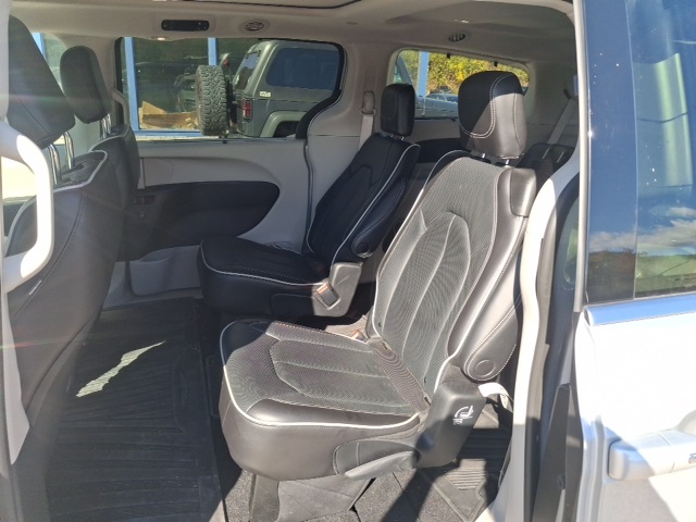 2023 Chrysler Pacifica Limited photo 10