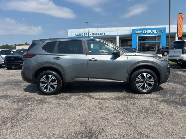 2023 Nissan Rogue SV photo 2