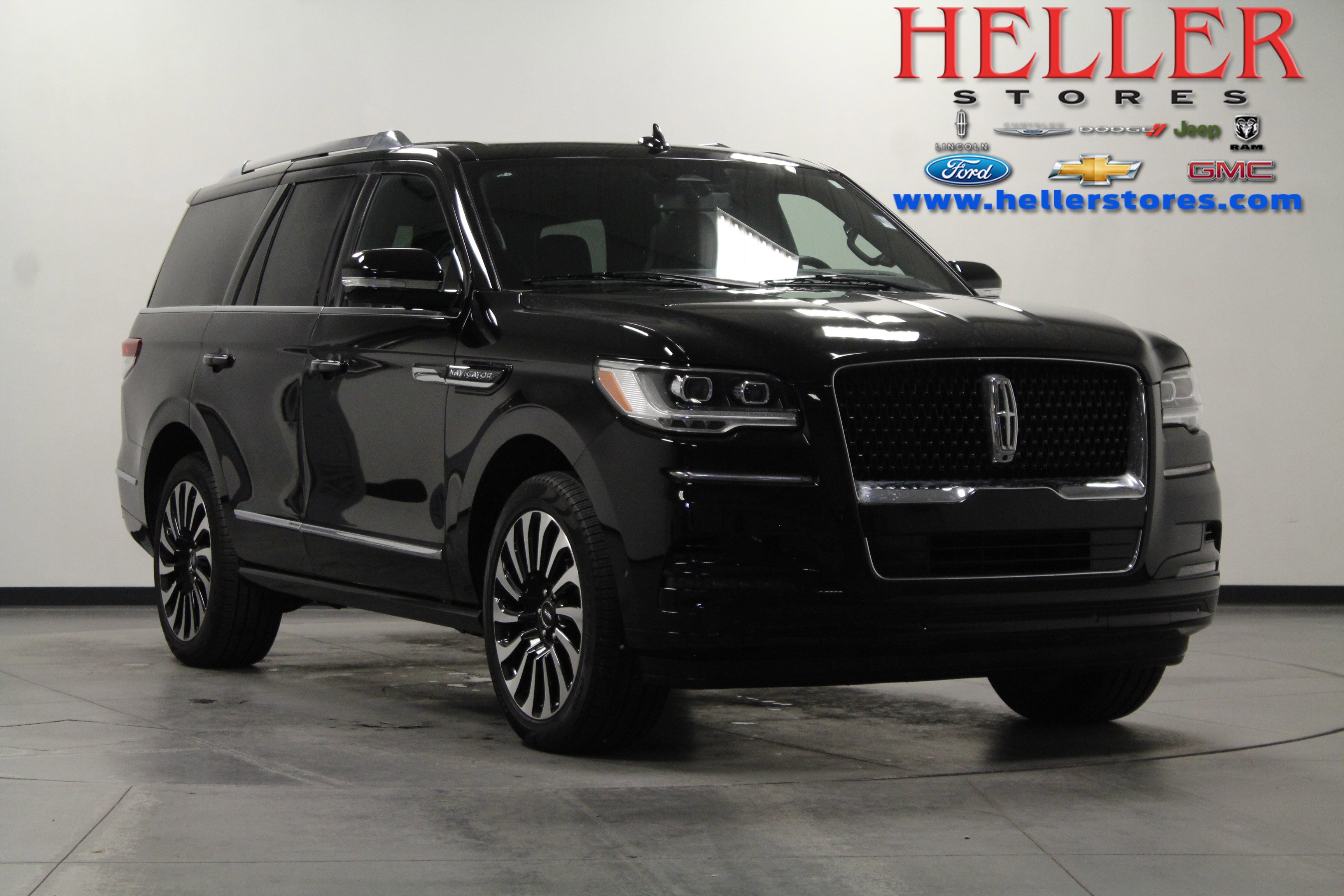Used 2024 Infinite Black Metallic Clearcoat Lincoln Reserve image 1