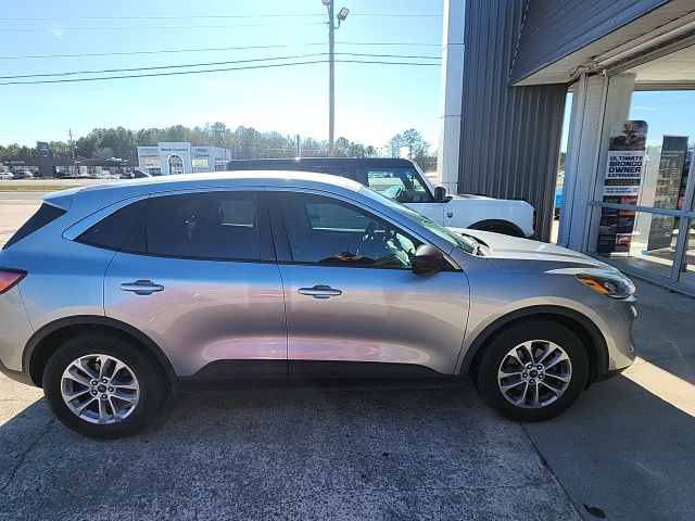 2022 Ford Escape SE's photo