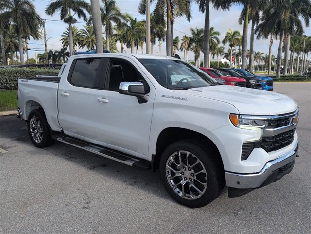 2026 Chevrolet Silverado 1500 LT photo 2