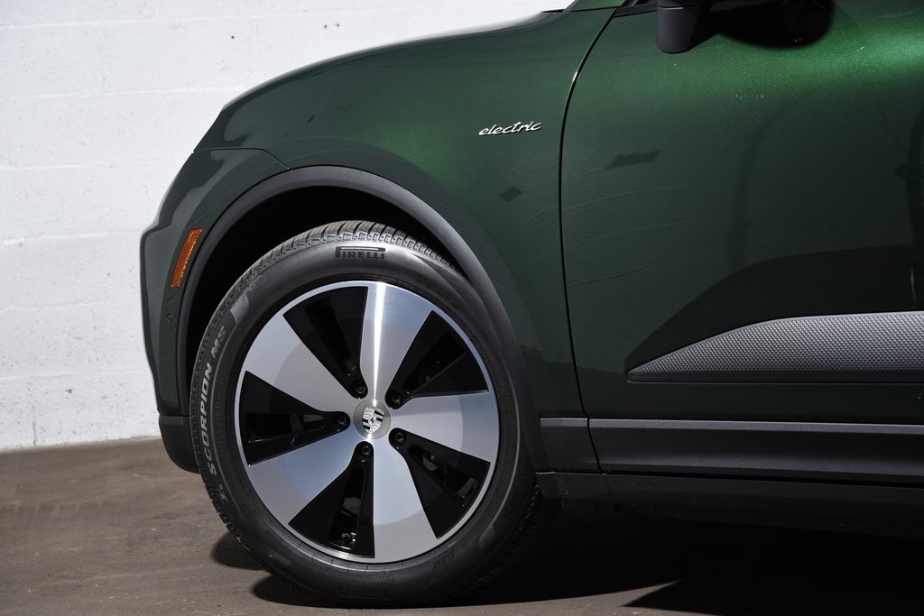 2025 Porsche Macan Electric photo 14