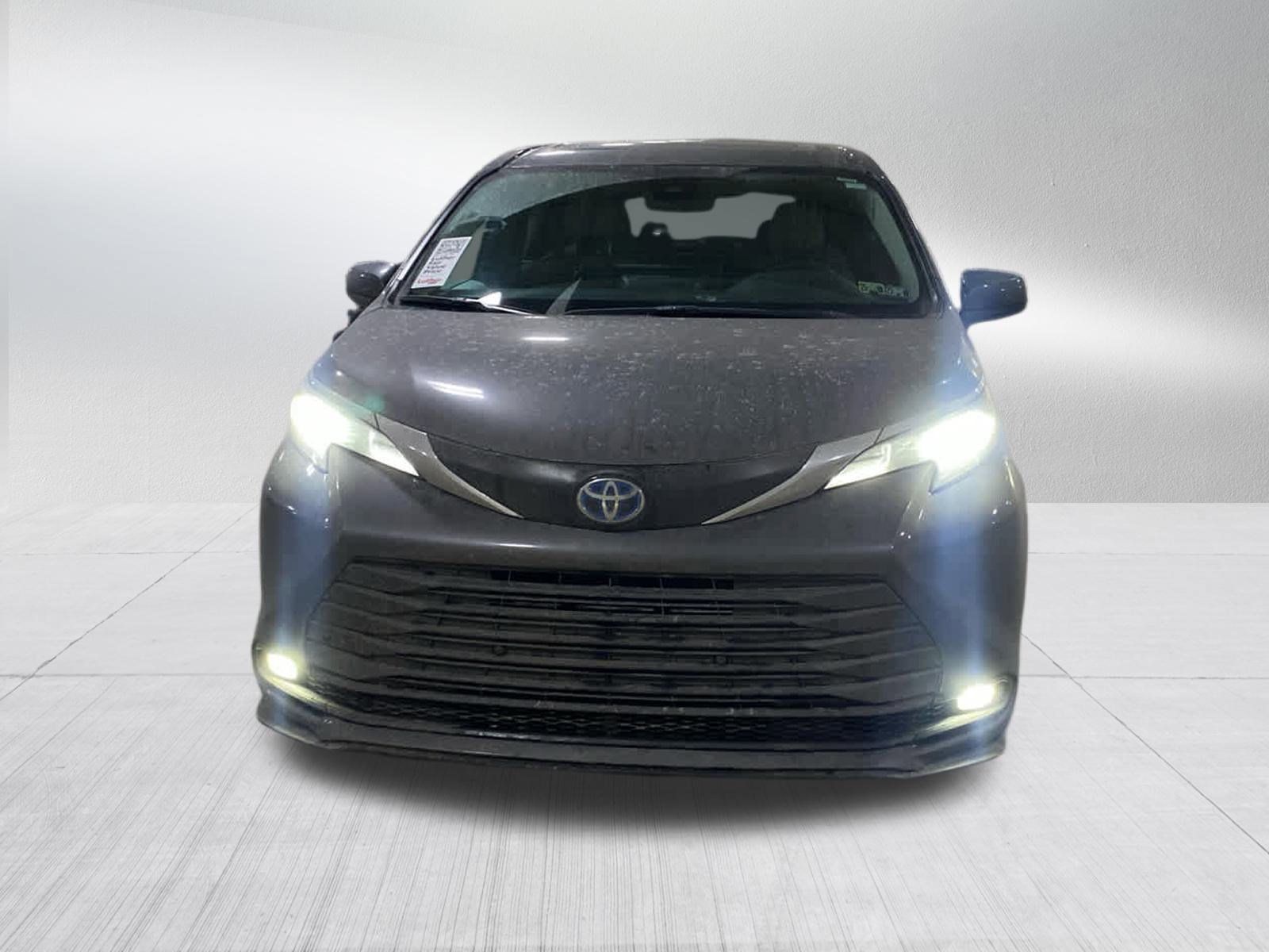 Used 2025 Toyota Sienna XLE with VIN 5TDYRKEC6SS232836 for sale in Golden Valley, Minnesota