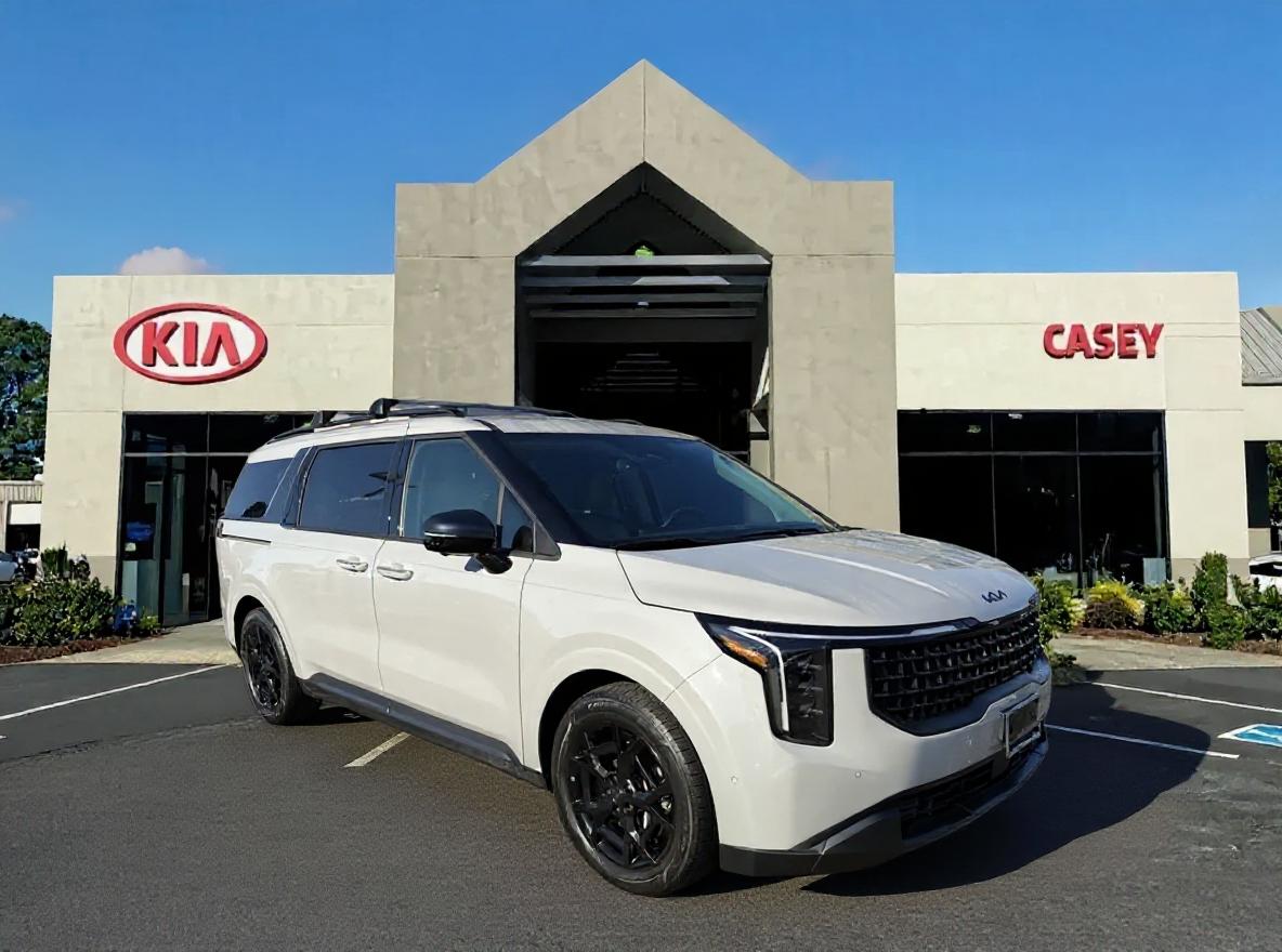 2026 Kia Carnival SX's photo