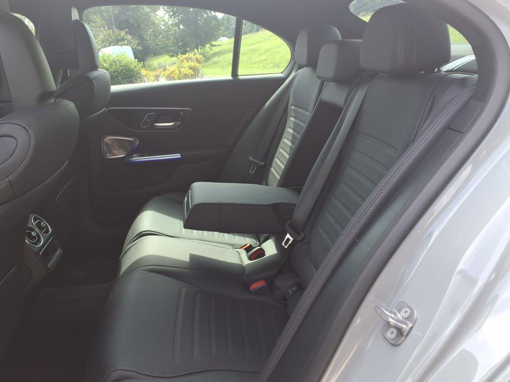 2025 Mercedes Benz C 300 photo 9