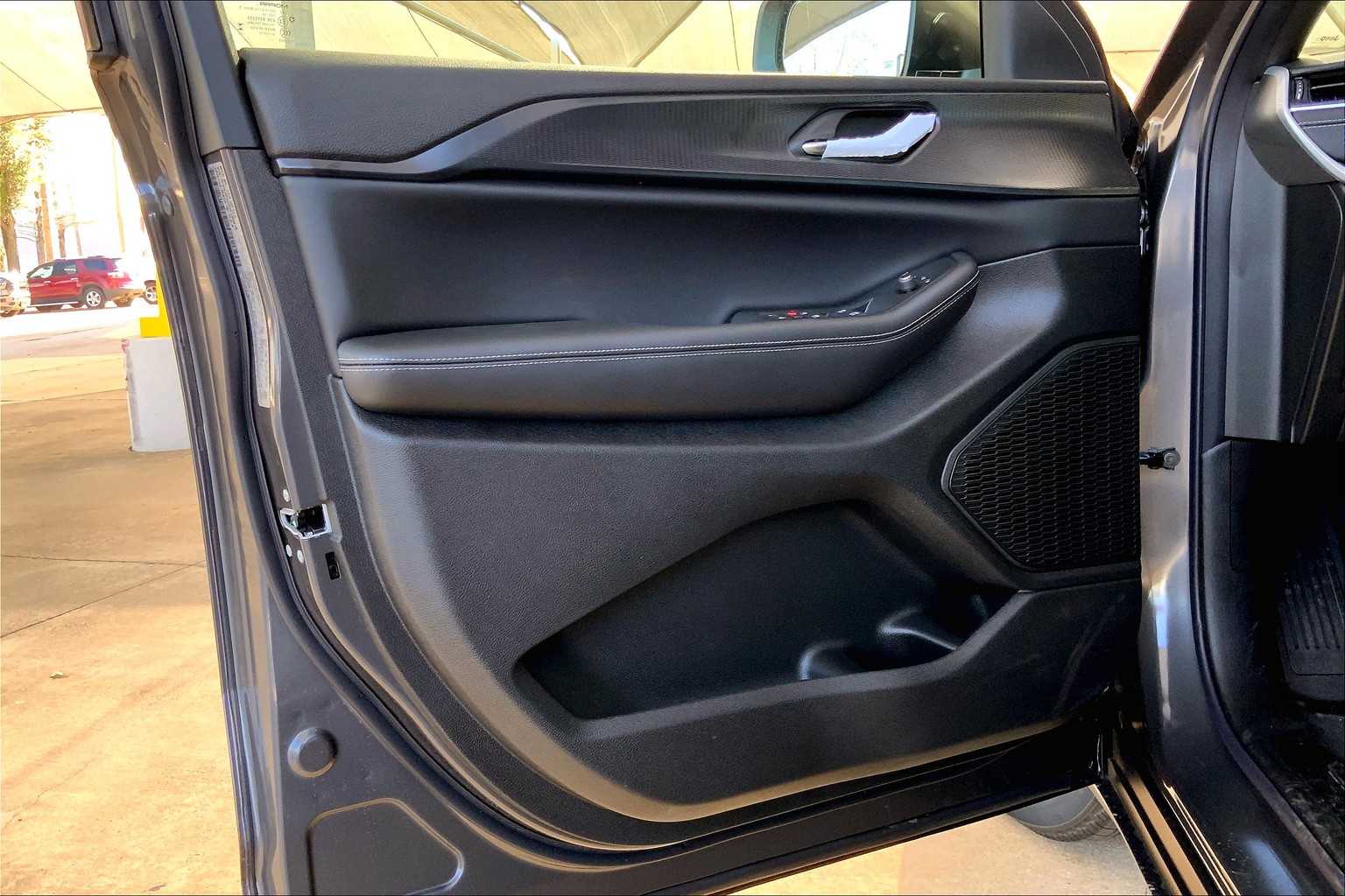 2025 Jeep Grand Cherokee Laredo X photo 10