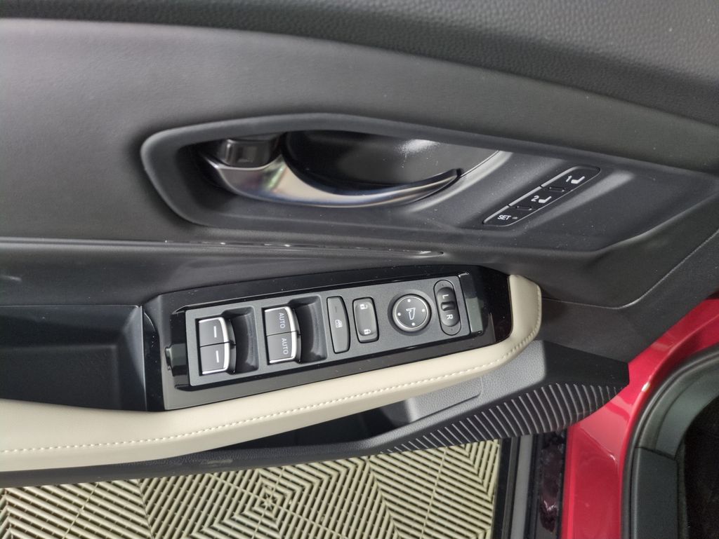 2025 Honda Accord Hybrid Touring photo 11
