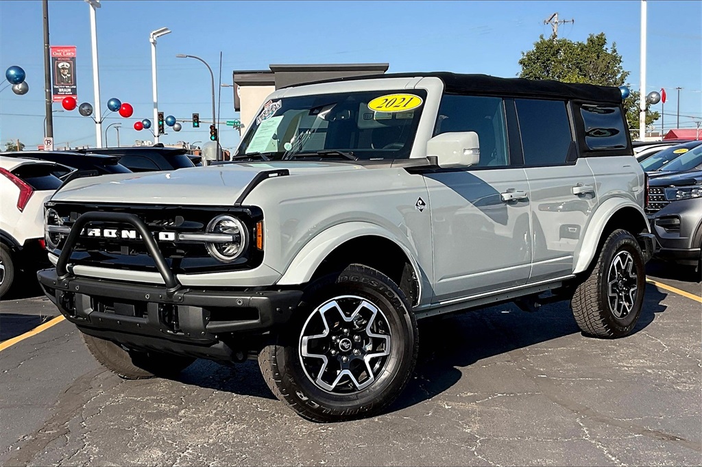 2021 Ford Bronco Outer Banks photo 10