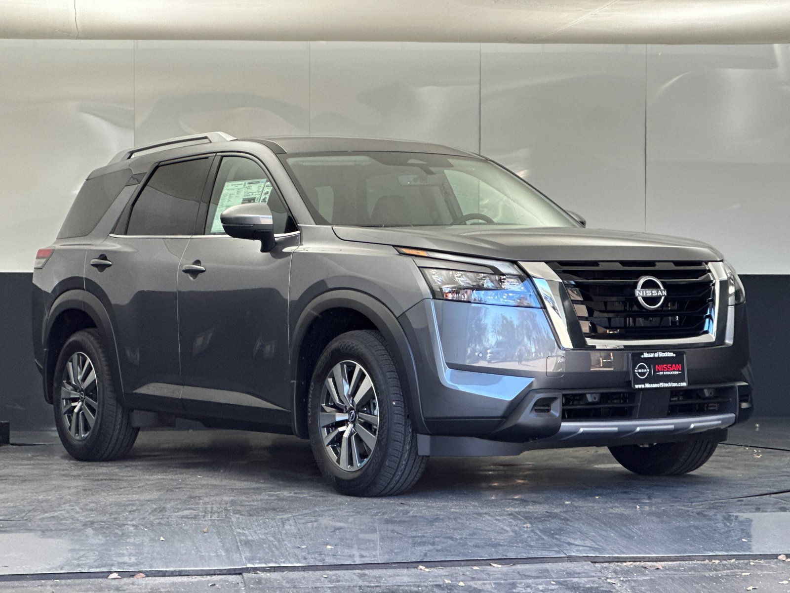 2025 Nissan Pathfinder SL's photo