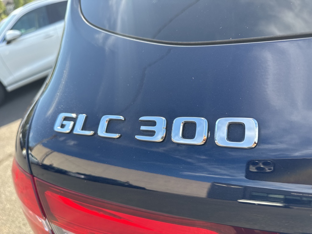 2018 Mercedes Benz GLC 300 4MATIC photo 10