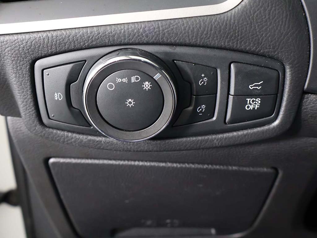 2022 Ford Edge SEL photo 32