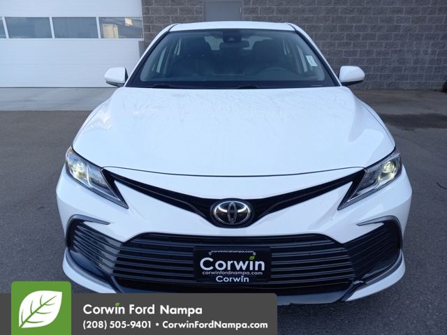 2021 Toyota Camry LE photo 8