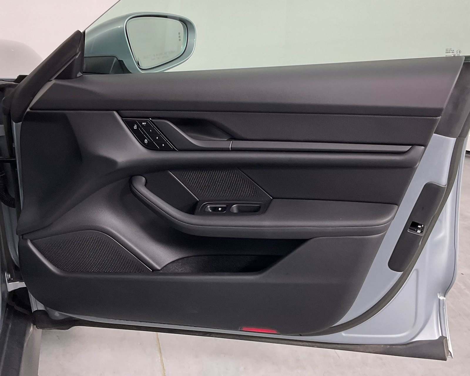 2023 Porsche Taycan S photo 22
