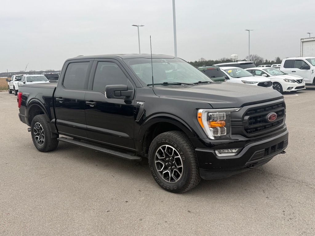 2021 Ford F-150 XLT photo 2