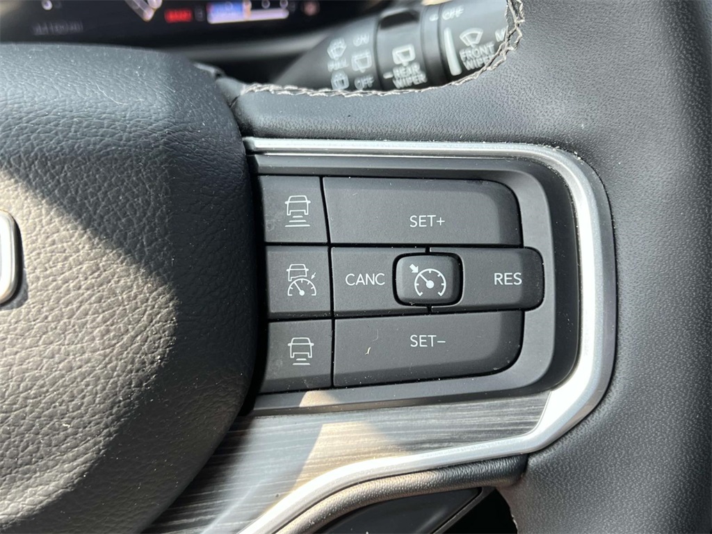 2024 Jeep Wagoneer L Series II photo 22
