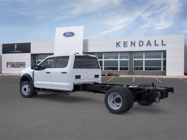 2025 Ford F-550 photo 4